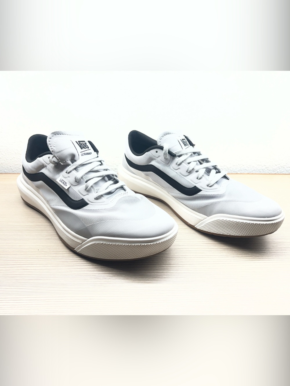 Vans UltraRange Men's Sneakers - Light Gray & Black